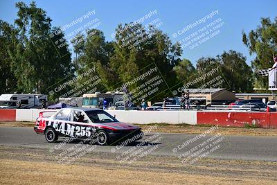 media/Sep-29-2024-24 Hours of Lemons (Sun) [[6a7c256ce3]]/StartFinish (245p-330p)/